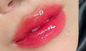 Vì sao phun môi ngày nay trông “không giống phun”?