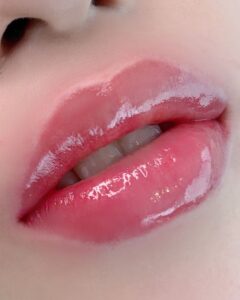 Phun môi kiêng nước mấy ngày? Lời khuyên từ chuyên gia