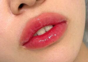 Phun môi và nghệ thuật giữ lại nét môi nguyên bản