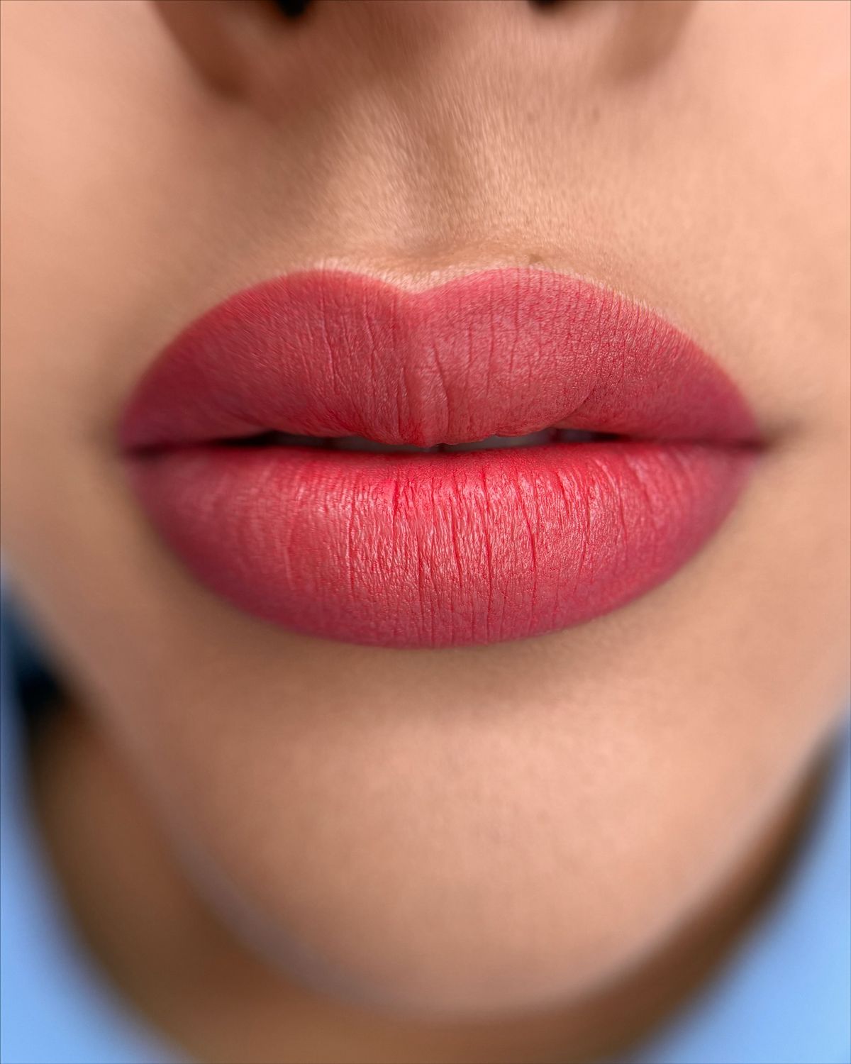 Phun môi lụa có đau không? Có cần kiêng cữ nhiều không? 2 Phun môi an toàn cho học sinh/sinh viên: thông tin cần biết