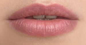 Cơ địa môi khô có phải là “khắc tinh” của phun môi không? 1 99% khách hàng hiểu sai về hiện tượng môi sậm sau phun: Chuyên gia giải thích