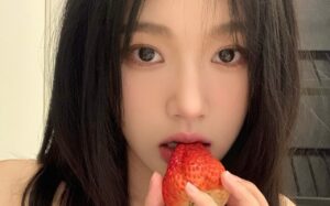 Ăn uống thế nào để màu môi phun giữ được sắc tươi lâu dài?