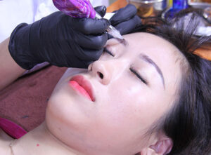 Vì sao nhiều người mất niềm tin sau khi phun môi, phun mày?