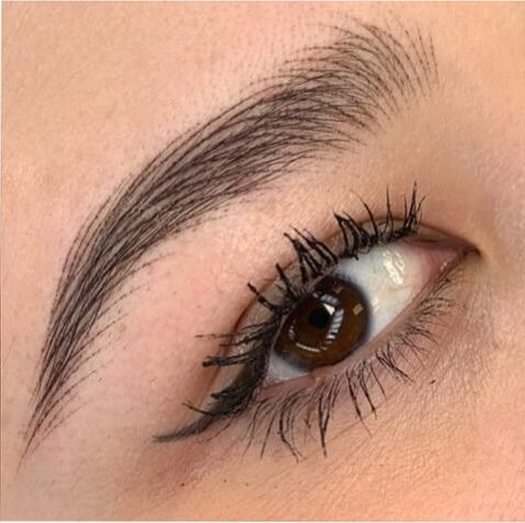 Phụ nữ sau 30 tuổi nên phun chân mày kiểu nào để trẻ hơn? 2 Lịch làm phun chân mày – phun môi an toàn để kịp Tết 2026