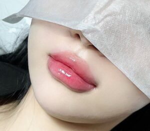 Tại sao cùng một màu mực nhưng mỗi người lên màu khác nhau hoàn toàn?