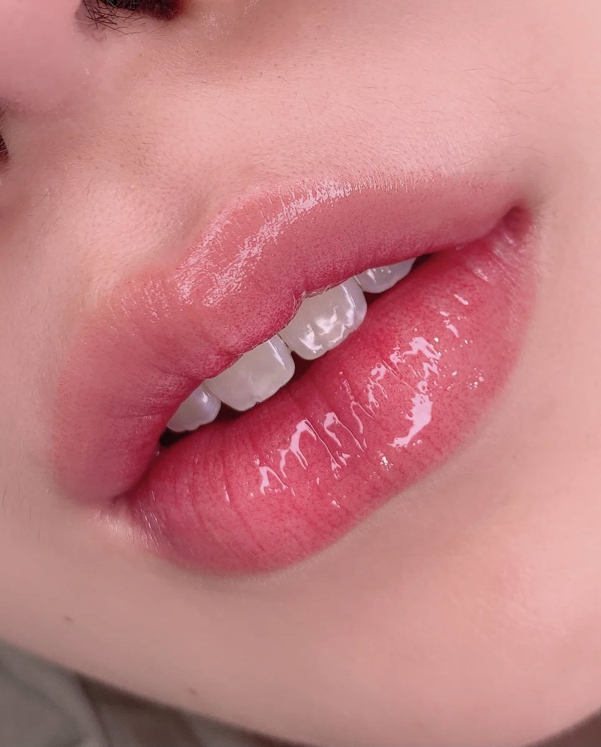 Phun môi Lụa – Công nghệ môi silk lips chuẩn trend 2026 2 Phun môi xong nhìn giả là do tay nghề hay do cơ địa môi?