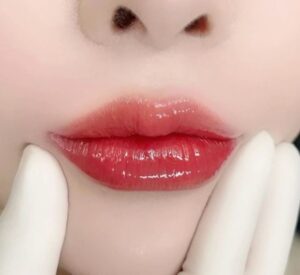 Phun môi bao lâu thì lên màu chuẩn và ổn định?