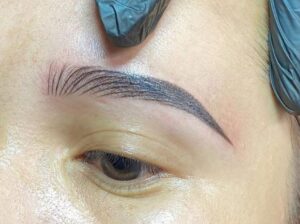 Bảng giá phun chân mày mới nhất 2026 – Bao nhiêu là hợp lý?