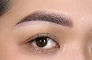 Chăm sóc chân mày sau Tết: Cách giữ màu bền đẹp sau ăn uống – du lịch