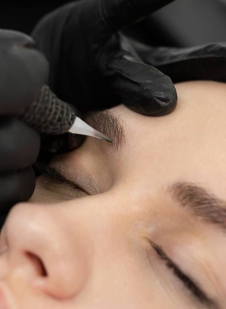 Phun chân mày ombre là gì? Ưu nhược điểm và bảng giá mới nhất hiện nay