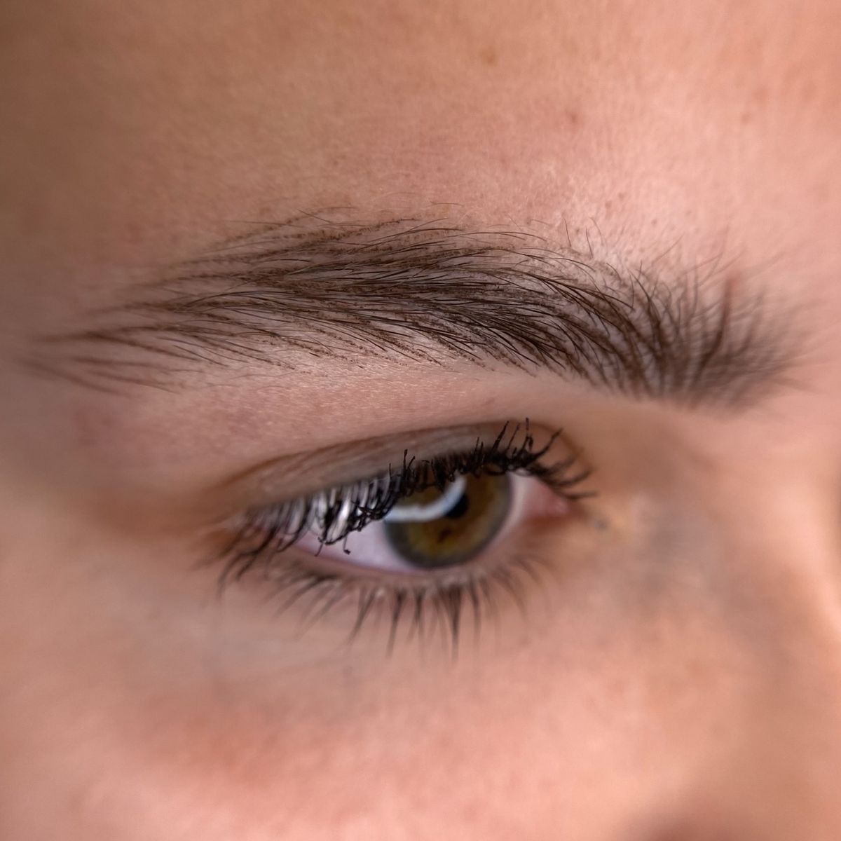 Phun mày Microblading và Ombre khác nhau thế nào? Nên chọn loại nào? 2 Phun mày Hairstroke có tự nhiên không? Review chi tiết từ chuyên gia