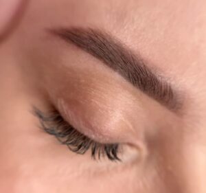 Phun mày Ombre hay Microblading – Đâu là lựa chọn hoàn hảo để du xuân?
