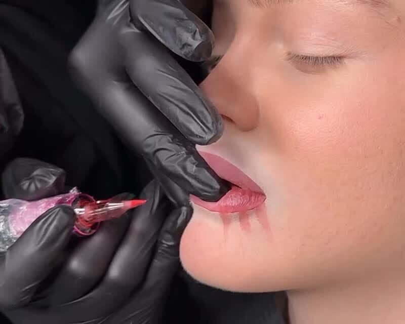 Phun môi 3D, vi chạm, collagen – Đâu là công nghệ tốt nhất?