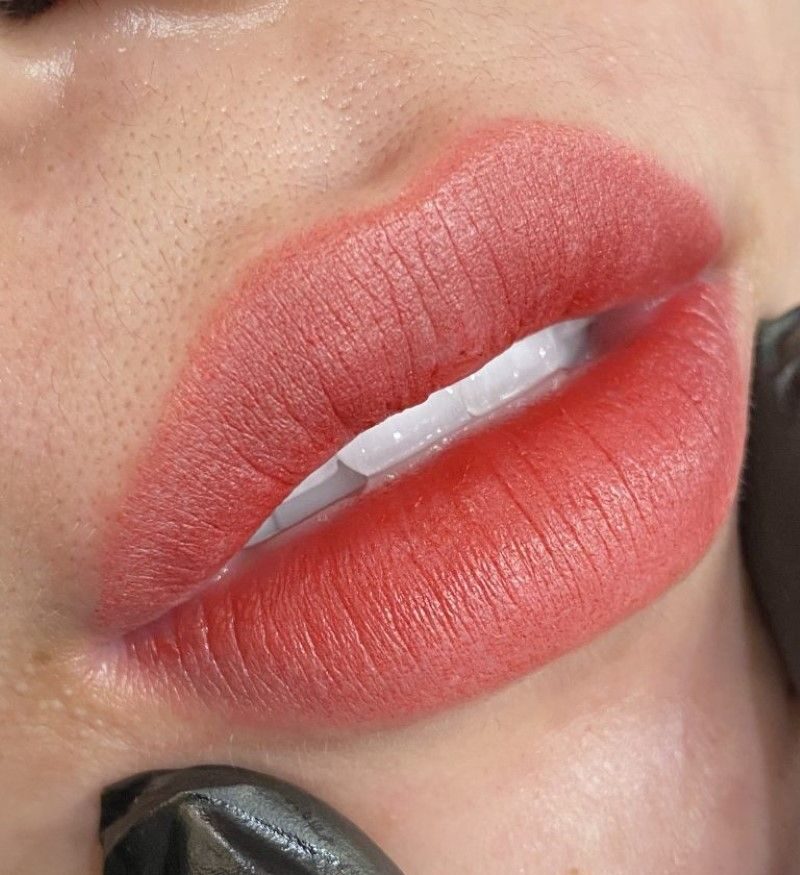 Phun môi Ombre có bị già không? Cách chọn tone màu trẻ trung 1 Phun môi Ombre có bị già không? Cách chọn tone màu trẻ trung