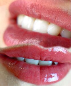 Phun môi Tết 2026: Xu hướng màu môi hot giúp gương mặt tươi tắn ngày xuân