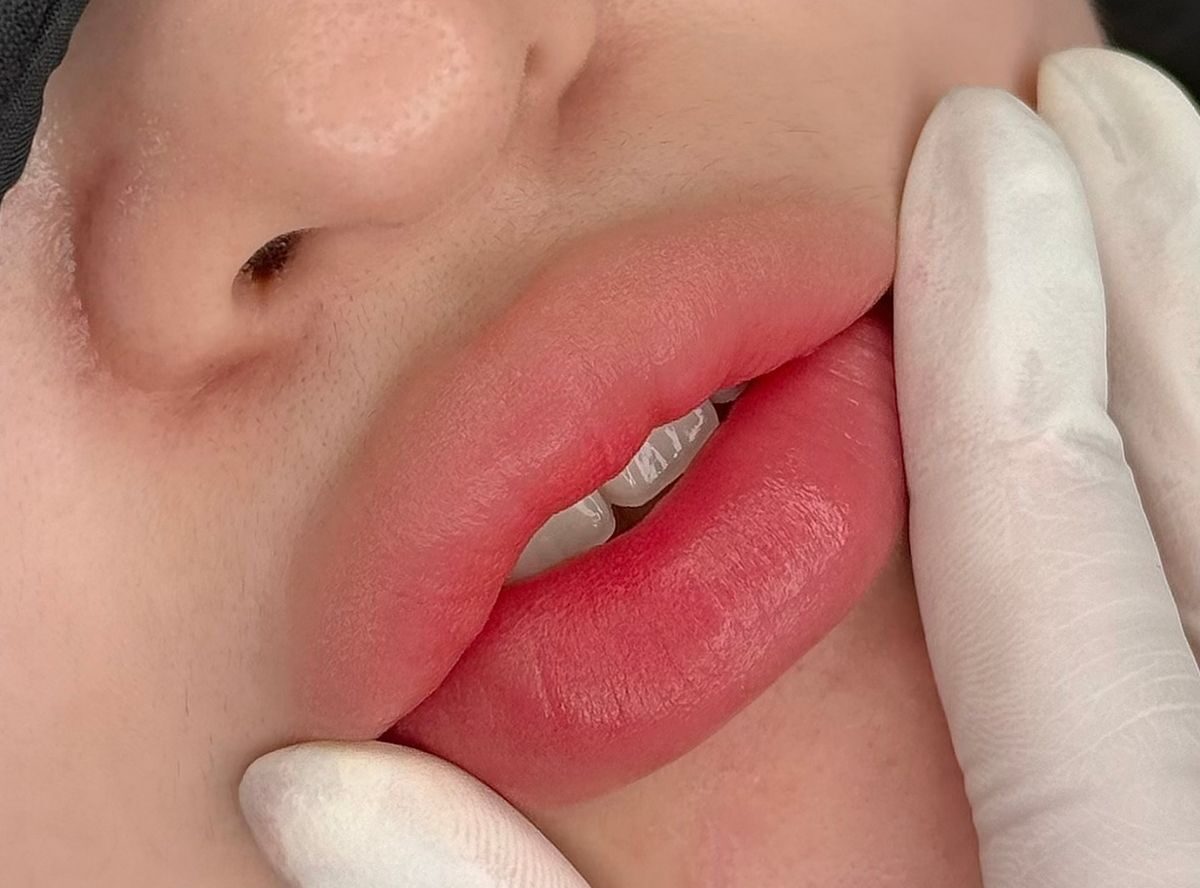 Phun môi chuẩn tự nhiên: Cách chọn màu môi phù hợp với từng tông da 1 Phun môi chuẩn tự nhiên: Cách chọn màu môi phù hợp với từng tông da