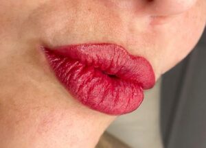 Phun môi lụa – Bí quyết sở hữu đôi môi căng mọng & tự nhiên 2026