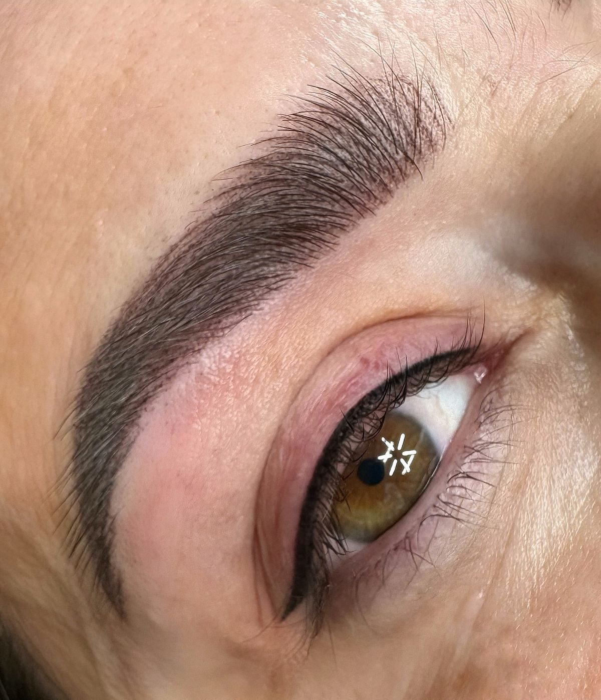 Phun xăm chân mày giữ được bao lâu? Cách duy trì màu đẹp bền lâu 1 Phun xăm chân mày giữ được bao lâu? Cách duy trì màu đẹp bền lâu