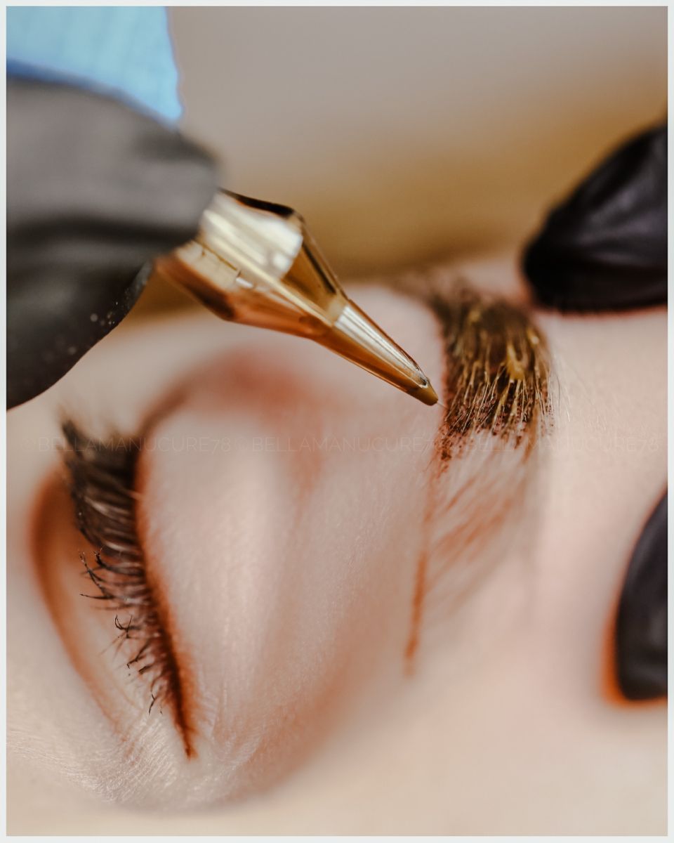 Sau Tết có nên phun chân mày không? Thời điểm làm đẹp lý tưởng đầu năm 2026 1 Sau Tết có nên phun chân mày không? Thời điểm làm đẹp lý tưởng đầu năm 2026