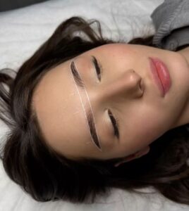 Tái tạo chân mày hỏng sau Tết: Giải pháp an toàn và tiết kiệm chi phí