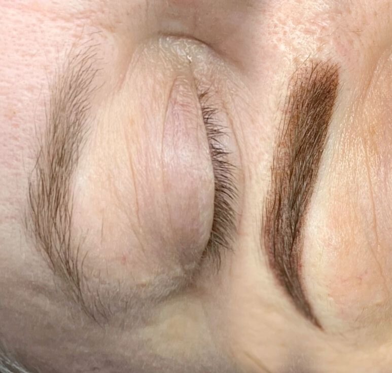 Vì sao phun chân mày đúng kỹ thuật giúp gương mặt trẻ hơn, không bị già? 1 Vì sao phun chân mày đúng kỹ thuật giúp gương mặt trẻ hơn, không bị già?