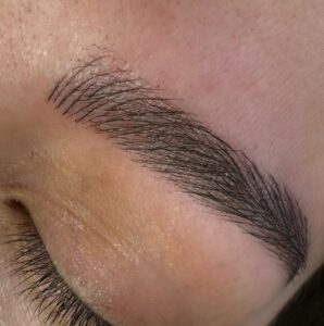 Xăm chân mày có bị già không? Chuyên gia phun xăm giải đáp trước Tết 2026