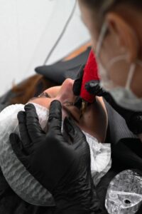 Những ai không nên phun xăm thẩm mỹ