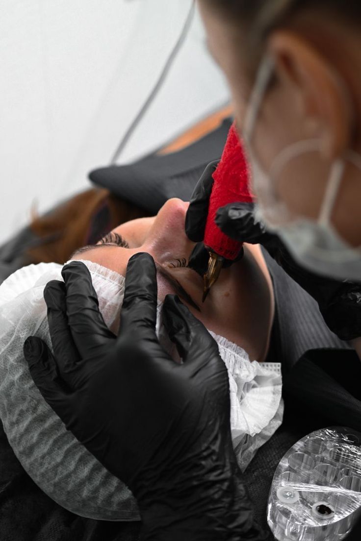 Những ai không nên phun xăm thẩm mỹ