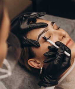 Có nên phun xăm thẩm mỹ không? Những ai không nên làm