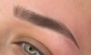 Phun mày Hairstroke có tự nhiên không? Review chi tiết trước khi làm